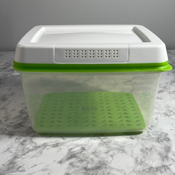 Rubbermaid Produce Food Storage Container 4.1L White and Green - Picture 1 of 10